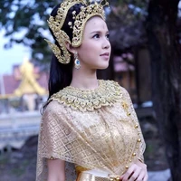 วรา-พี่เลี้ยงมโนรา