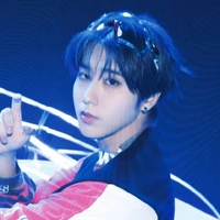 HAN JISUNG( O )