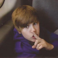 𝐀𝗎𝗍𝗈𝗋𝖺 ( 𝖠𝗇𝗇𝗂𝗄𝖺)