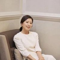 Luwana Hinaru (Ibu) 