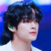 taehyung (E)