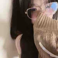 มิ้น(ตอนใส่แว่น)