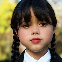 Wandinha Addams (9 anos)