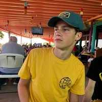 HAYDEN SUMMERALL (TEMAN JOHNNY)