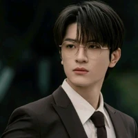 Li Wei (Assistant MC)