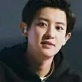 chanyeol/tangan kanan Lisa Di markas