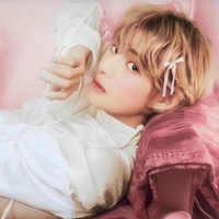 Kim tae(rare pure blood omega)