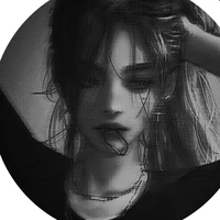 Naomi☕(irmã de Taylor)