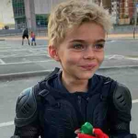 Dylan Sullivan (8 años)