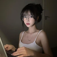 พรีม 普雷姆(ใส่แว่น)