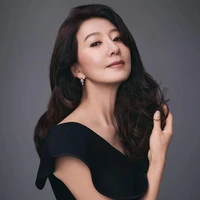 Mrs Kim Hera (victor mother)