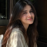 Triya Singhania (fl sister)