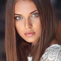 Meera kapoor ( Fl step sister)