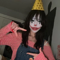 𝑆𝑐𝑎𝑟𝑎ℎ 𝑉𝑜𝑛𝑑𝑒𝑟𝑔𝑒𝑖𝑠𝑡