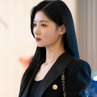 kim  Yoo-jung [ tae