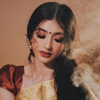 KAVITA SINGHANIA : ML MOTHER