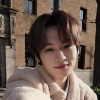 Lee Know(2)