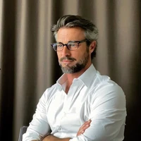 Henry Turner (48 años)