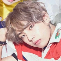 kim taehyung (top)