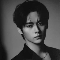 Lee Minho *right hand* *DA*