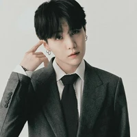 kim yoongi (suga ) (tae