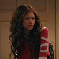 Zendaya(melhor amiga da sn)