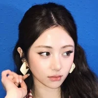 HUH YUNJIN