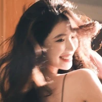 NIDHI SINGHANIA : MC