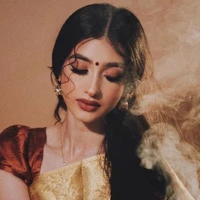 KAVITA SINGHANIA : MC