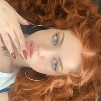 Ana Damios ( mère de Anastasia)