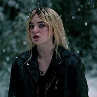 Helena Volkova Han(22años)