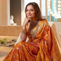 Sonakshi Oberoi [ML aunt]