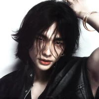 hyunjin>alfa<