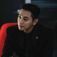 กวี - พ่อพระเอก