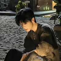 อาทิตย์(รุ่นพี่นางเอก)