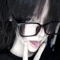 เลย์ออน|นายเอก(ใส่แว่น)