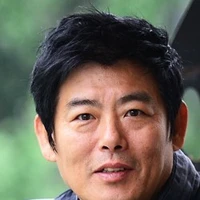 kim ji ho ( Taehyung father)