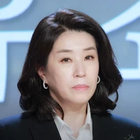 kim aera( taehyung mother )