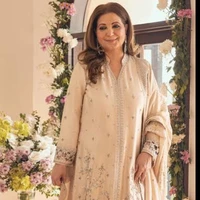 Amna H.M (Ml Mom)