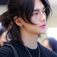 Hyunjin 🦦
