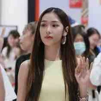 นางเอกชื่อ ฟ้าใส