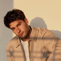 Hriday Oberoi-Ml bff/manager