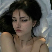 𝐻𝑒𝑙𝑒𝑛𝑎