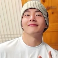 𝒌𝒊𝒎 𝒕𝒂𝒆𝒉𝒚𝒖𝒏𝒈