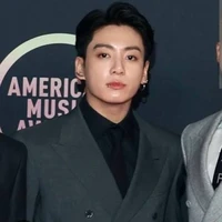 Jeon Jungkook  { Enigma }