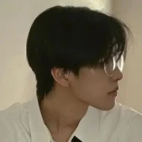 Adrian Weiss(พ่อ น.อ)