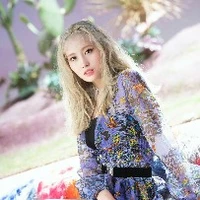 Hirai Momo Smith
