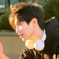 บอส{เพื่อนน.อ สภานักเรียน}