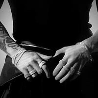 𝙰𝚄𝚃𝙷𝙾𝚁 ᯓ★