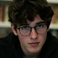 Martin (guardaespalda de Clara)